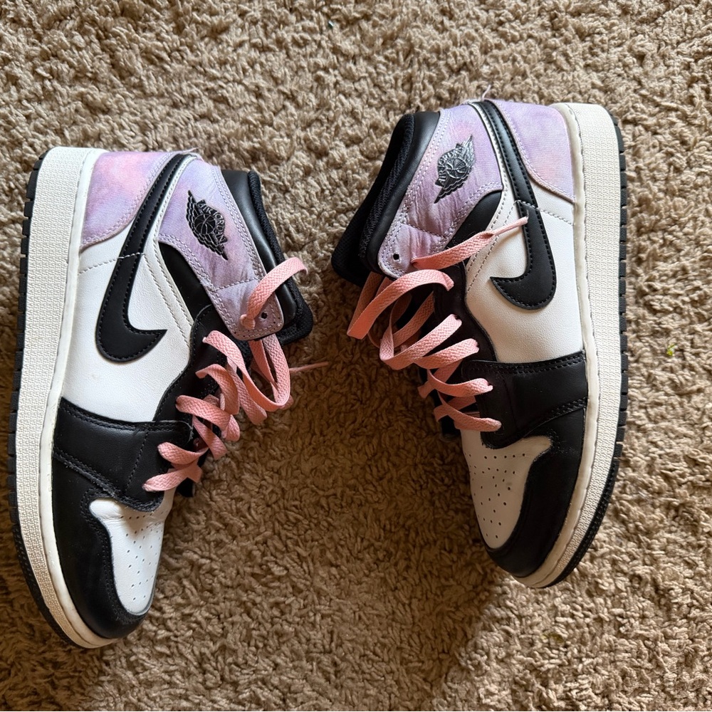 Jordan Women's Black, White, and Pink Sneakers